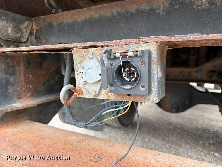 image for item YA3900 2010 Ford F750 Super Duty chipper truck