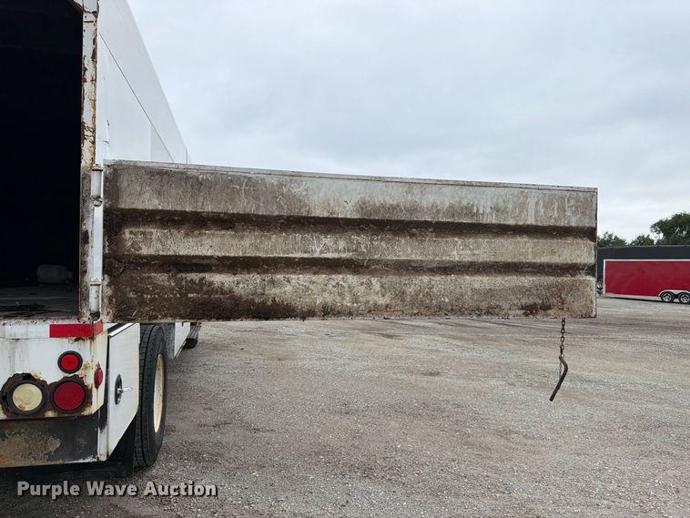 image for item YA3900 2010 Ford F750 Super Duty chipper truck