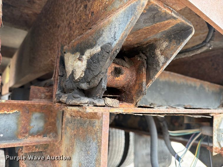 image for item YA3900 2010 Ford F750 Super Duty chipper truck