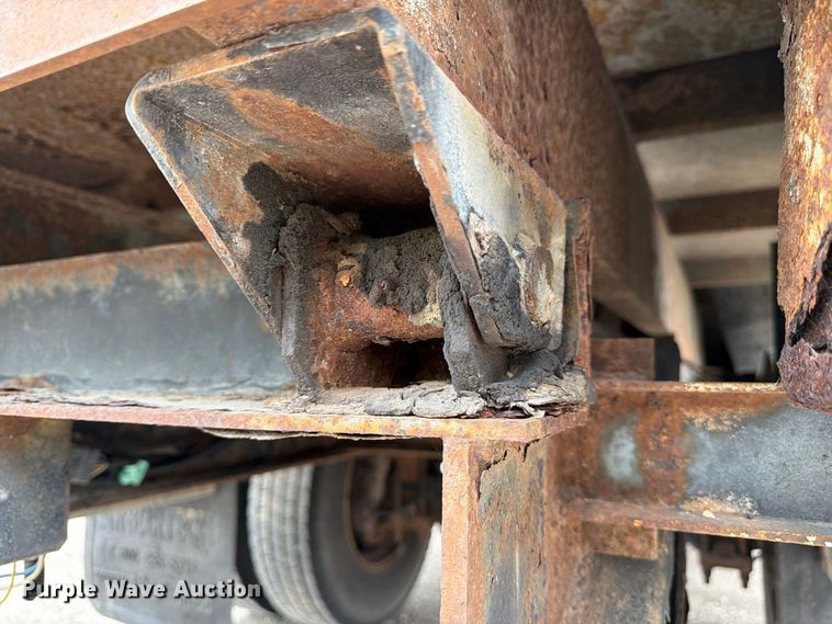 image for item YA3900 2010 Ford F750 Super Duty chipper truck