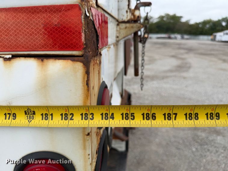 image for item YA3900 2010 Ford F750 Super Duty chipper truck