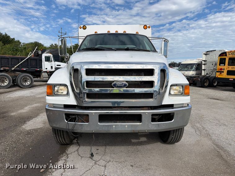 image for item YA3902 2010 Ford F750 Super Duty chipper truck