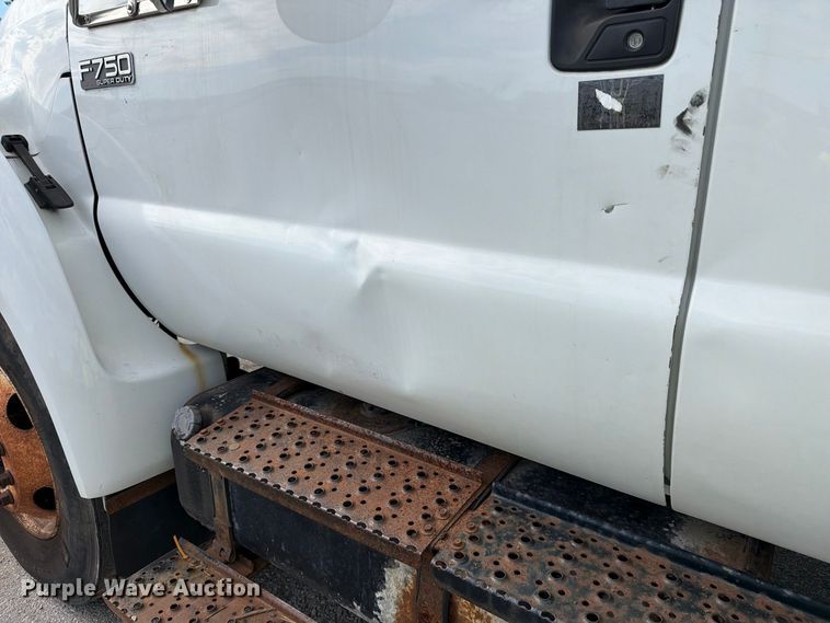 image for item YA3902 2010 Ford F750 Super Duty chipper truck