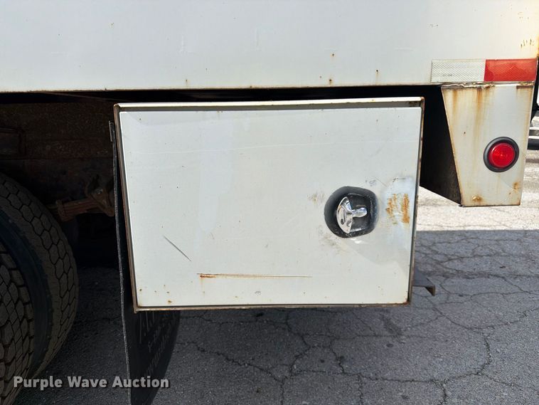image for item YA3902 2010 Ford F750 Super Duty chipper truck