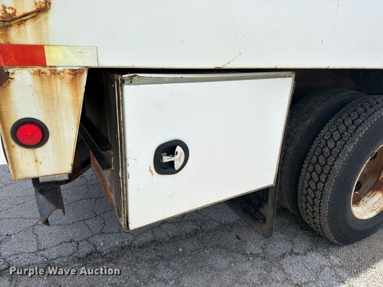 image for item YA3902 2010 Ford F750 Super Duty chipper truck