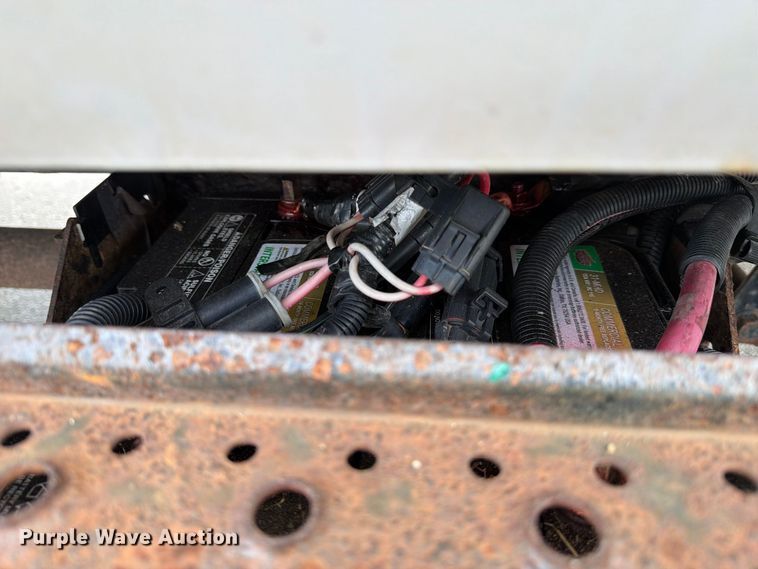 image for item YA3902 2010 Ford F750 Super Duty chipper truck