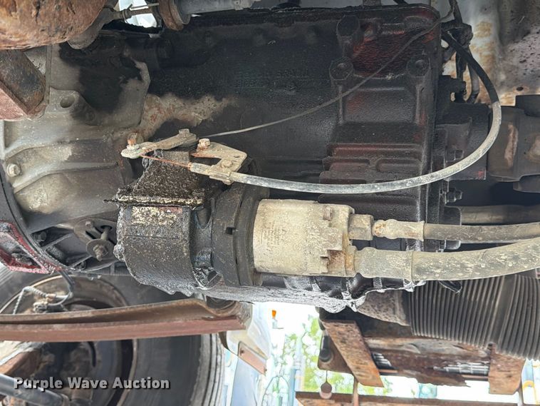 image for item YA3902 2010 Ford F750 Super Duty chipper truck