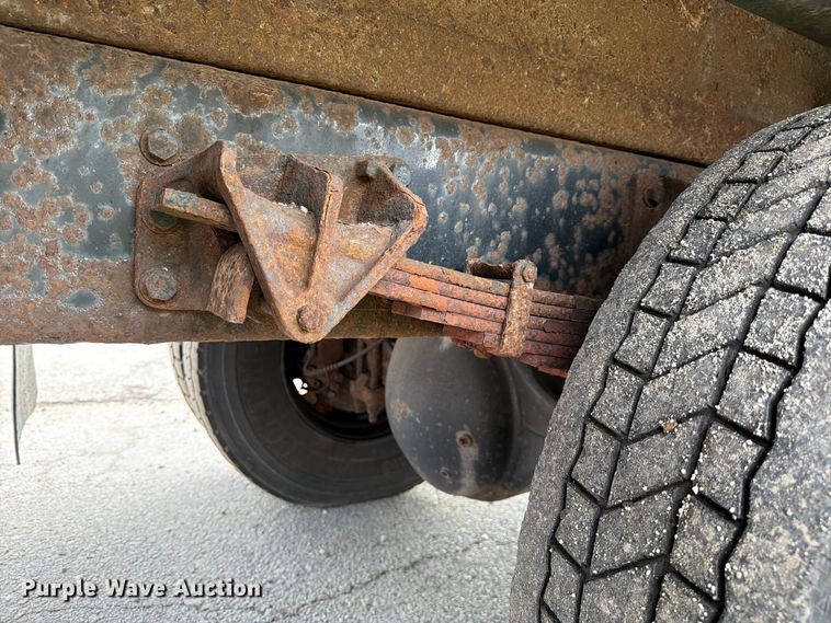 image for item YA3902 2010 Ford F750 Super Duty chipper truck