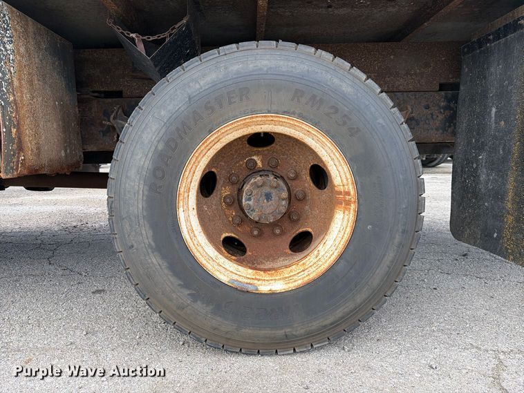 image for item YA3902 2010 Ford F750 Super Duty chipper truck