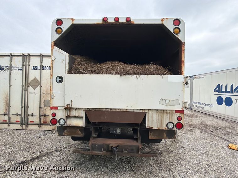 image for item YA3904 2010 Ford F750 Super Duty chipper truck