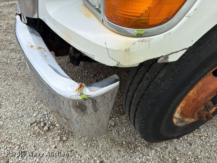 image for item YA3904 2010 Ford F750 Super Duty chipper truck