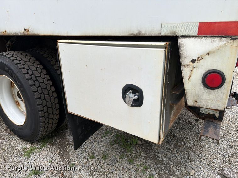 image for item YA3904 2010 Ford F750 Super Duty chipper truck