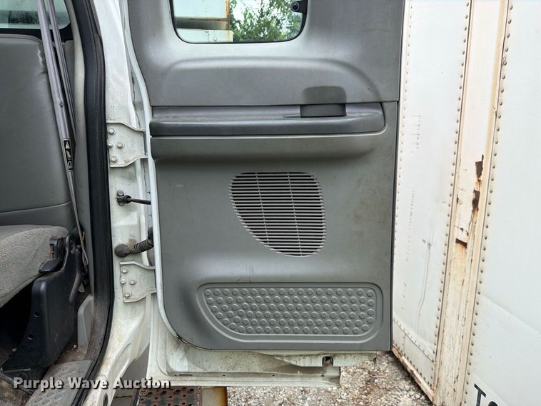 image for item YA3904 2010 Ford F750 Super Duty chipper truck