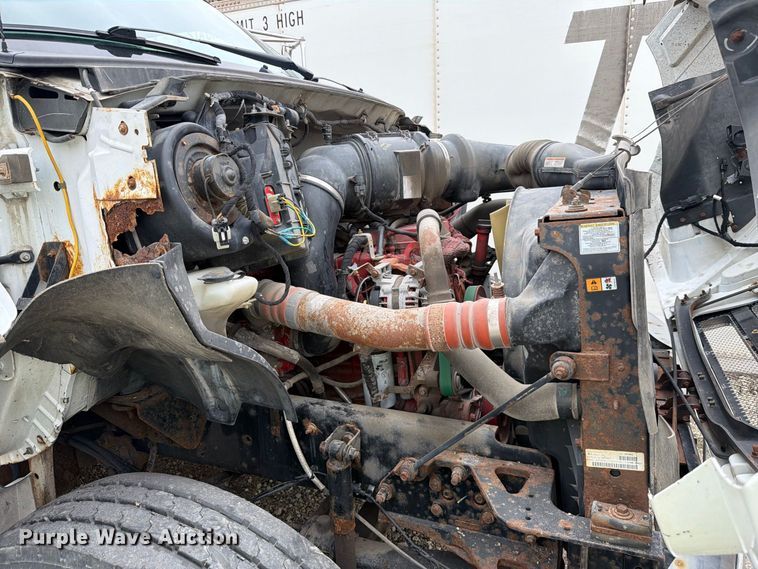 image for item YA3904 2010 Ford F750 Super Duty chipper truck