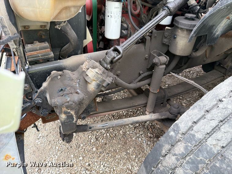 image for item YA3904 2010 Ford F750 Super Duty chipper truck