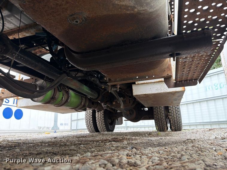 image for item YA3904 2010 Ford F750 Super Duty chipper truck