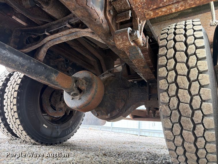 image for item YA3904 2010 Ford F750 Super Duty chipper truck