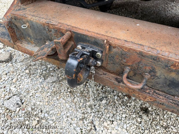 image for item YA3904 2010 Ford F750 Super Duty chipper truck