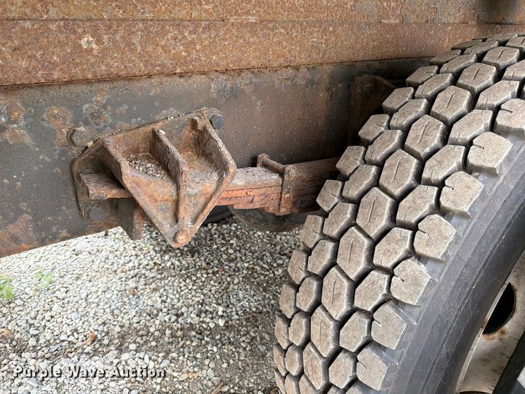 image for item YA3904 2010 Ford F750 Super Duty chipper truck