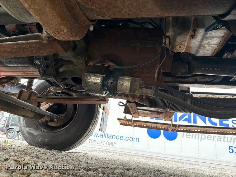 image for item YA3904 2010 Ford F750 Super Duty chipper truck
