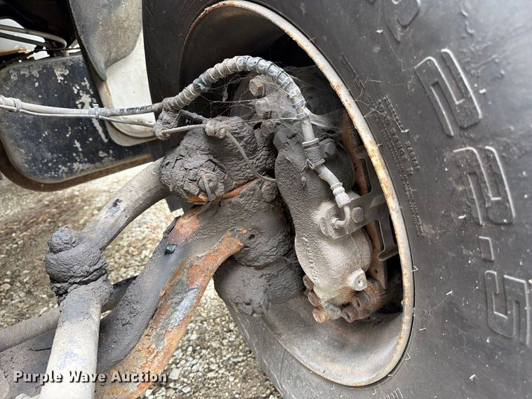 image for item YA3904 2010 Ford F750 Super Duty chipper truck