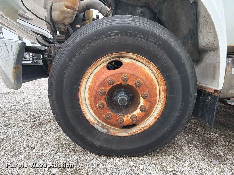 image for item YA3904 2010 Ford F750 Super Duty chipper truck