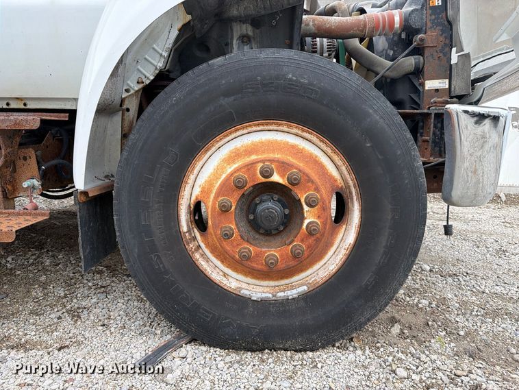 image for item YA3904 2010 Ford F750 Super Duty chipper truck