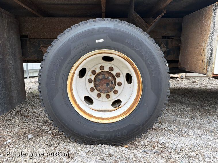 image for item YA3904 2010 Ford F750 Super Duty chipper truck