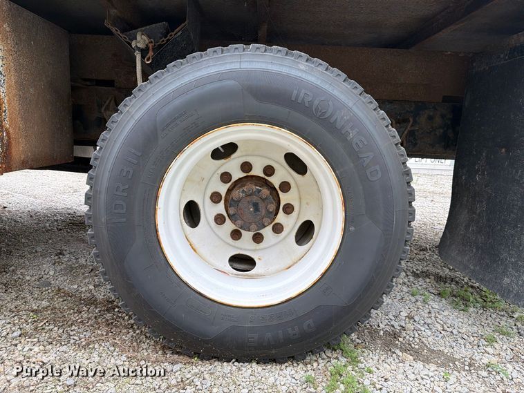 image for item YA3904 2010 Ford F750 Super Duty chipper truck
