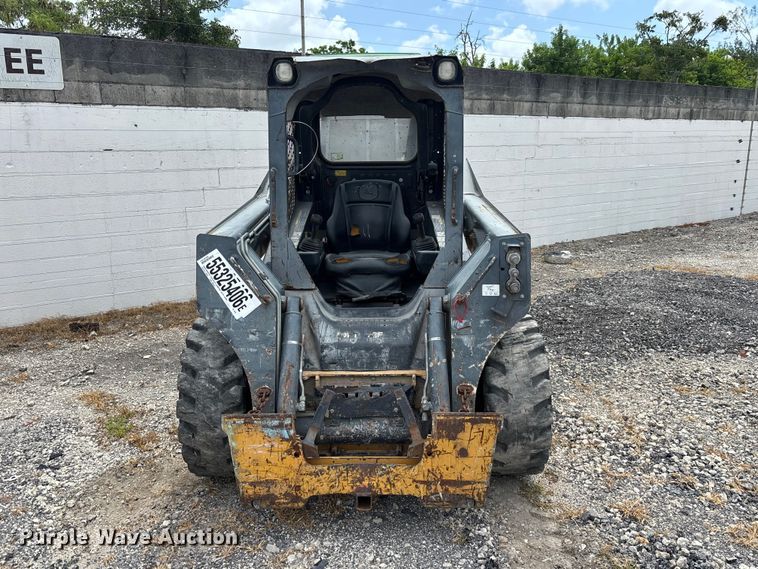 image for item YA3918 2018 John Deere 324E skid steer loader