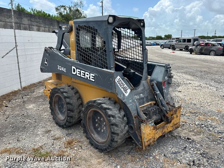 image for item YA3918 2018 John Deere 324E skid steer loader