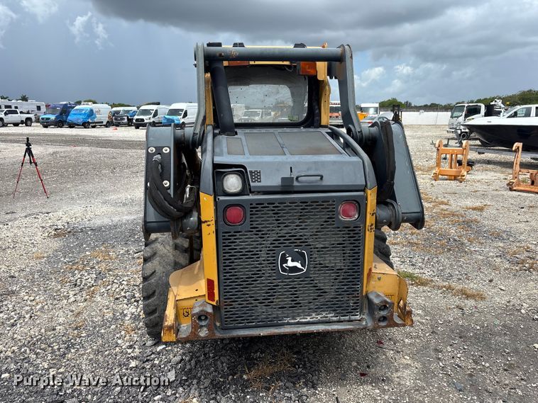 image for item YA3918 2018 John Deere 324E skid steer loader