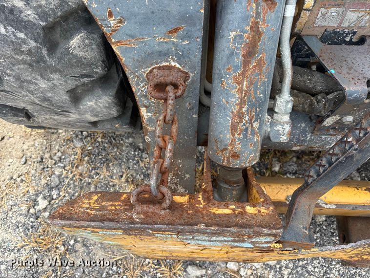 image for item YA3918 2018 John Deere 324E skid steer loader
