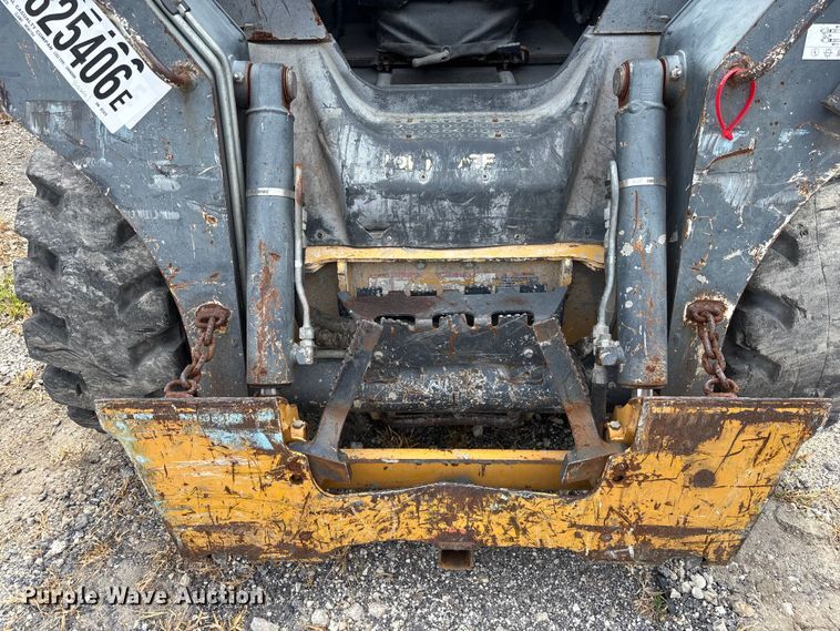 image for item YA3918 2018 John Deere 324E skid steer loader