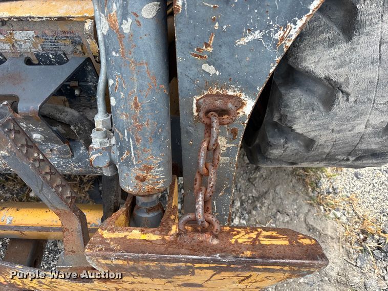 image for item YA3918 2018 John Deere 324E skid steer loader