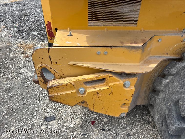 image for item YA3918 2018 John Deere 324E skid steer loader
