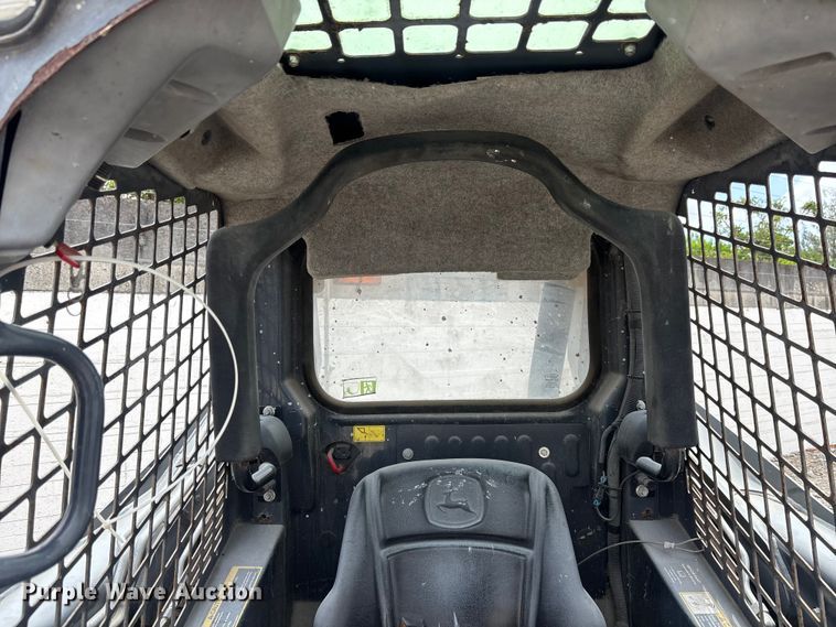 image for item YA3918 2018 John Deere 324E skid steer loader
