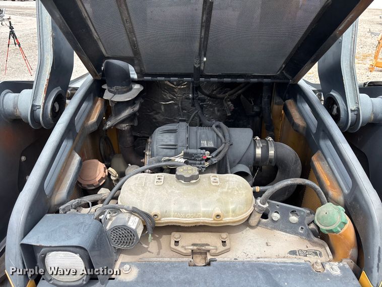 image for item YA3918 2018 John Deere 324E skid steer loader