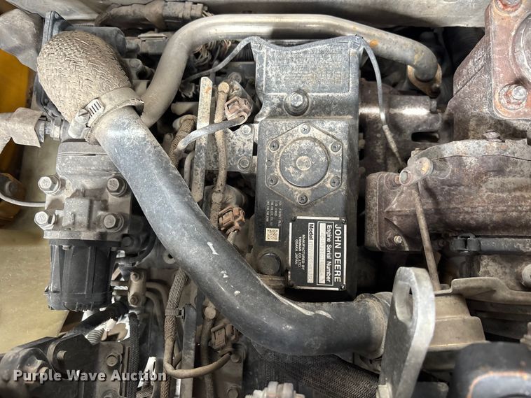 image for item YA3918 2018 John Deere 324E skid steer loader