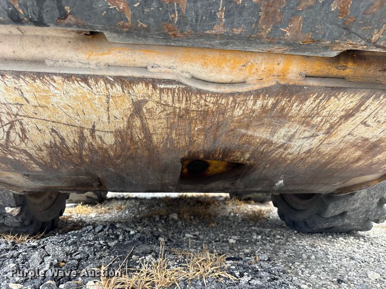 image for item YA3918 2018 John Deere 324E skid steer loader
