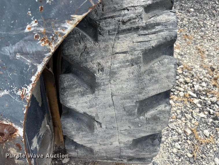 image for item YA3918 2018 John Deere 324E skid steer loader