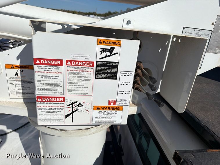 image for item YA4107 2020 Freightliner Business Class M2 forestry bucket truck