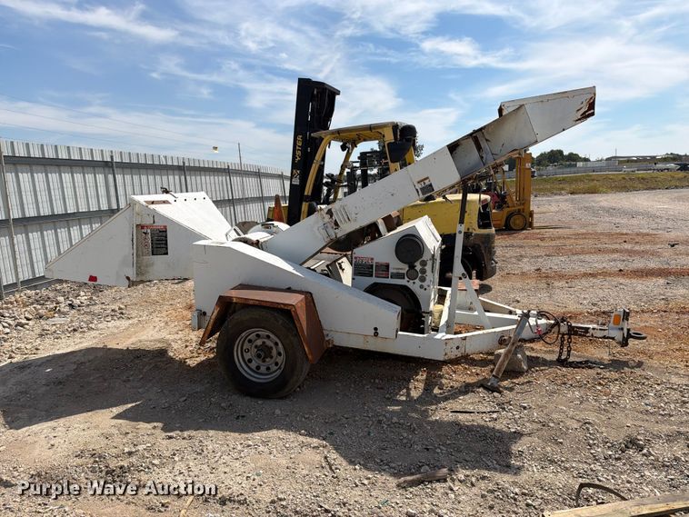 image for item YA4393 2009 Altec WC126 wood chipper