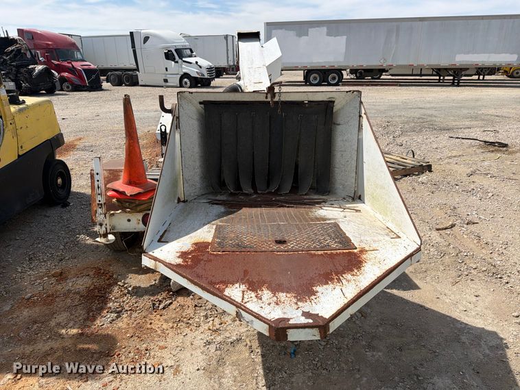 image for item YA4393 2009 Altec WC126 wood chipper