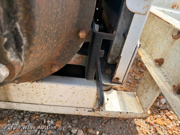 image for item YA4393 2009 Altec WC126 wood chipper