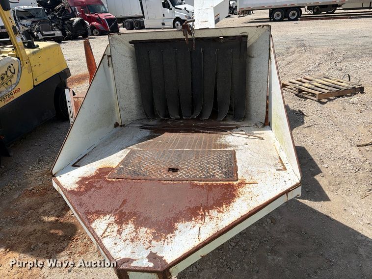 image for item YA4393 2009 Altec WC126 wood chipper