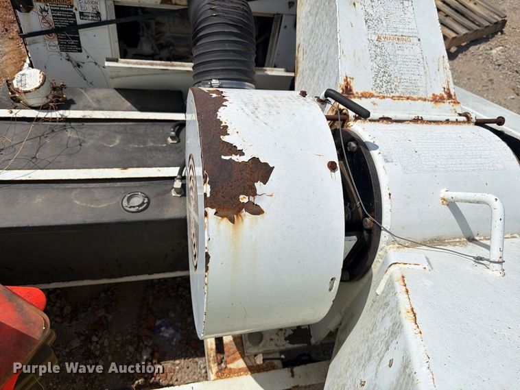 image for item YA4393 2009 Altec WC126 wood chipper