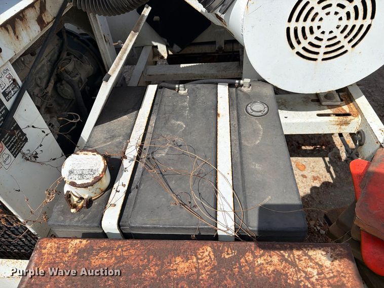 image for item YA4393 2009 Altec WC126 wood chipper