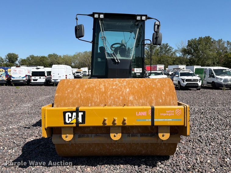 image for item YA4576 2019 Caterpillar CS56B single drum vibratory roller