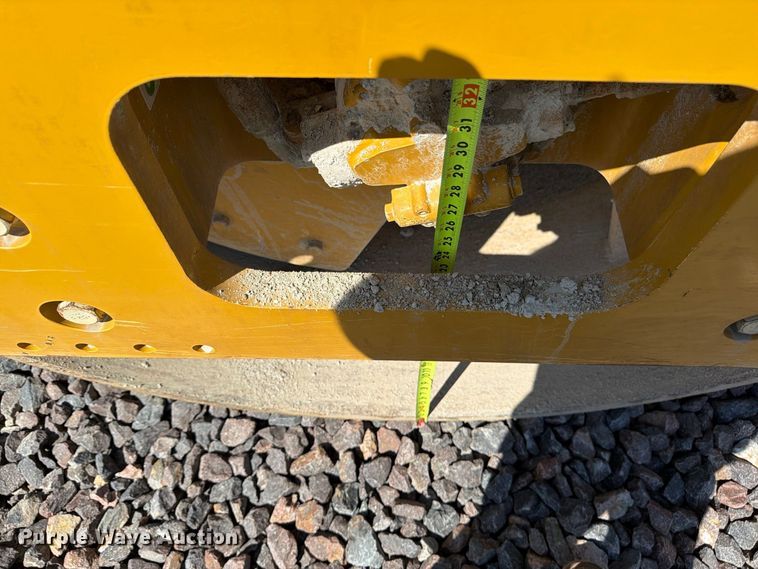 image for item YA4576 2019 Caterpillar CS56B single drum vibratory roller